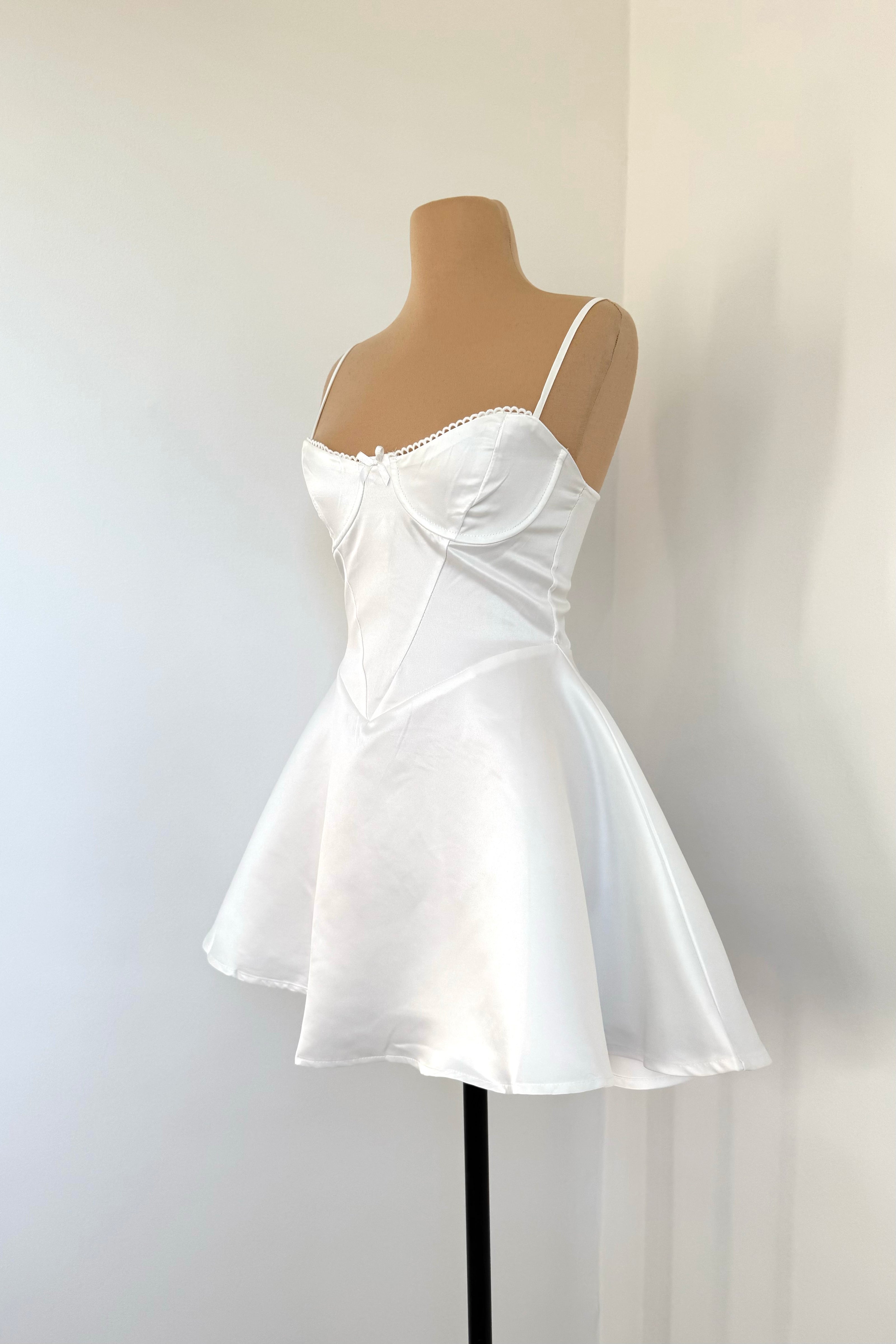 livia corset dress Mixed Gals Livia Corset Dress Cream Size XS & S RRP $350 HIRE $95 + $15 dry cleaning = $110 DM to book
